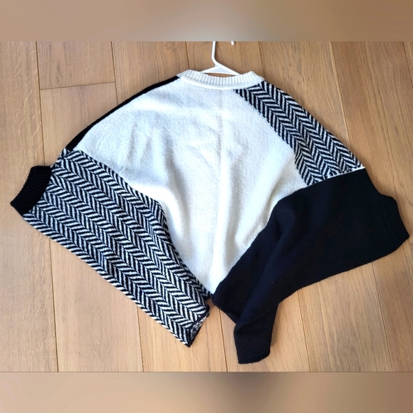 Maje  wool cape top one size fits all - Picture 3 of 5